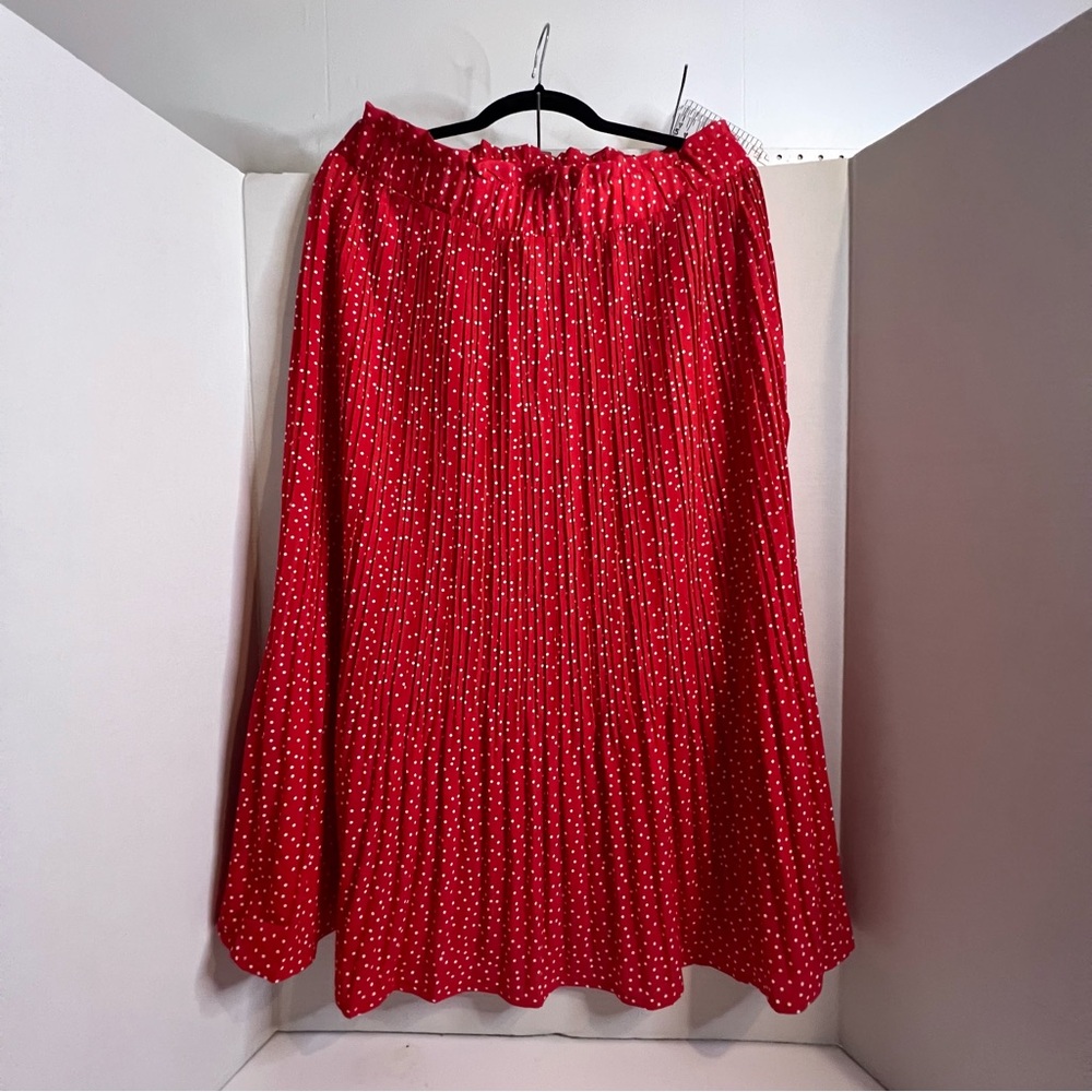 Women’s High Waisted Polka DOT Pleated Skirt, Red, Size L.